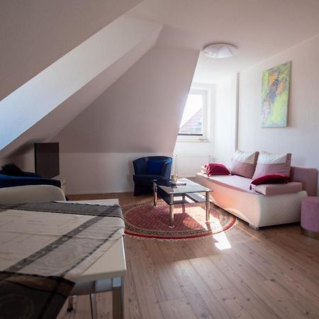 Nb Katharinenviertel Zwei Zimmer Wohnung 노이브란덴부르크 외부 사진